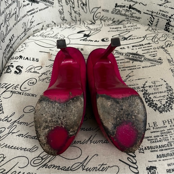 Saint Laurent Tribute Two Patent-Cap Suede Pump, Fuchsia Size 35 - Picture 3 of 7